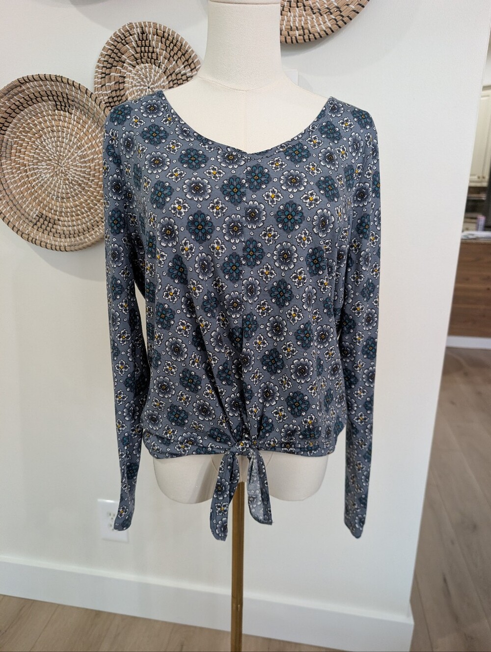 LOFT Blue Floral Long Sleeve Tie Front Knit Top Size L